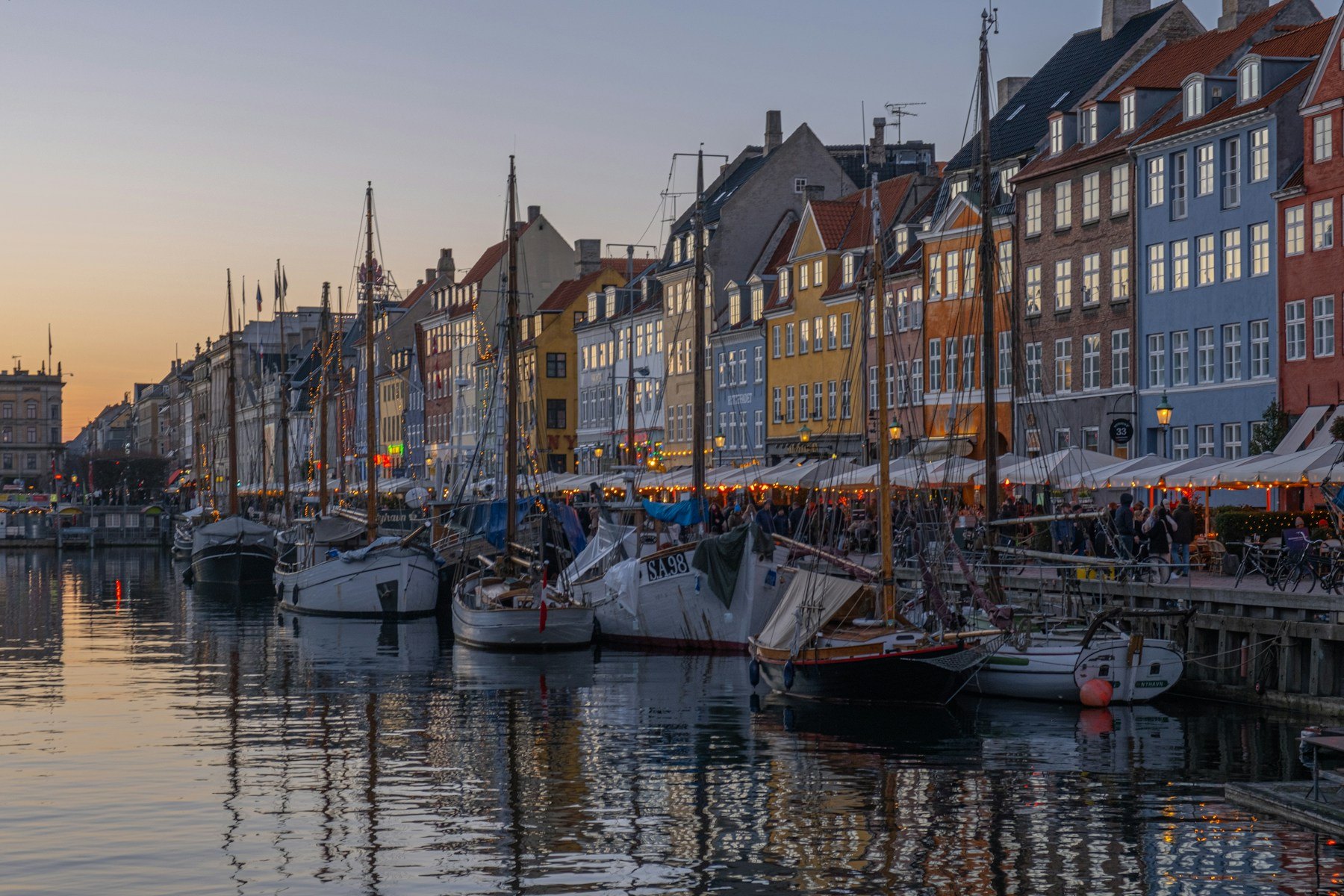 Boats and colourful waterfront buildings in Nyhavn