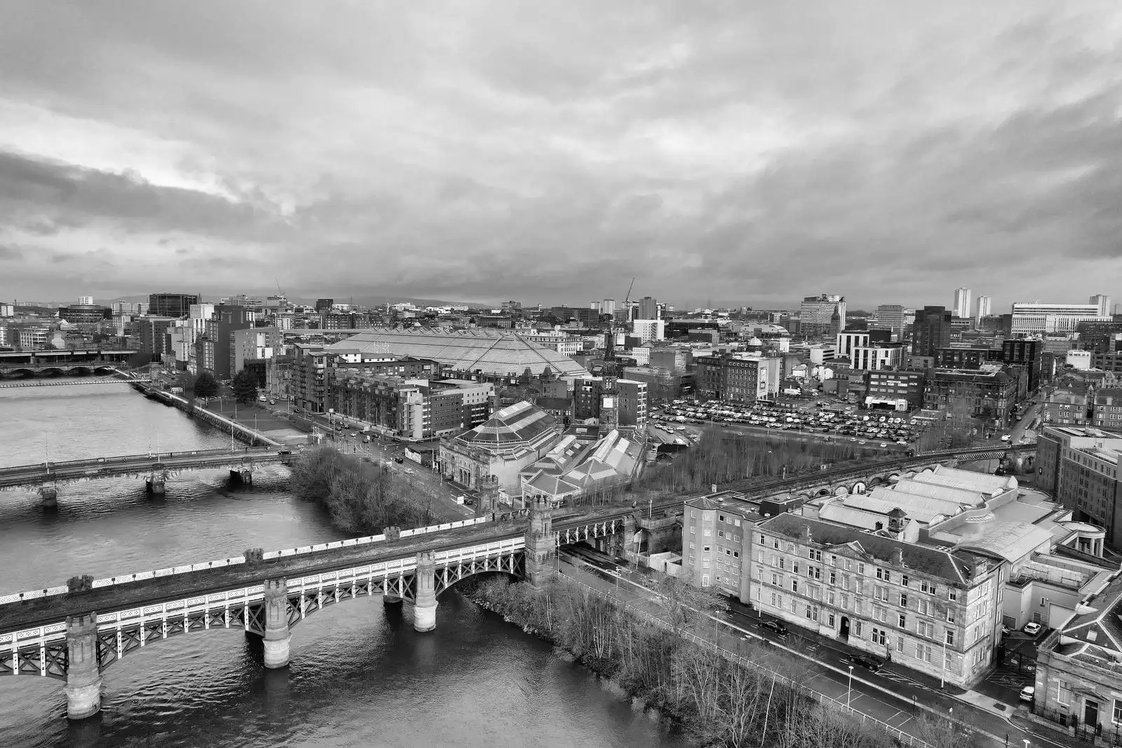 Bridges across the River Clyde in Glasgow, in black and white